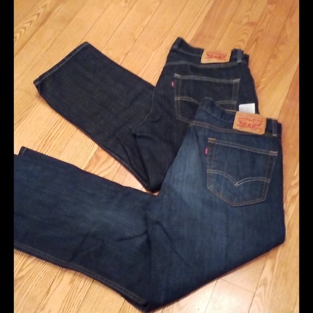📓 2 PAIRS OF LEVIS SIZE 36 X 30